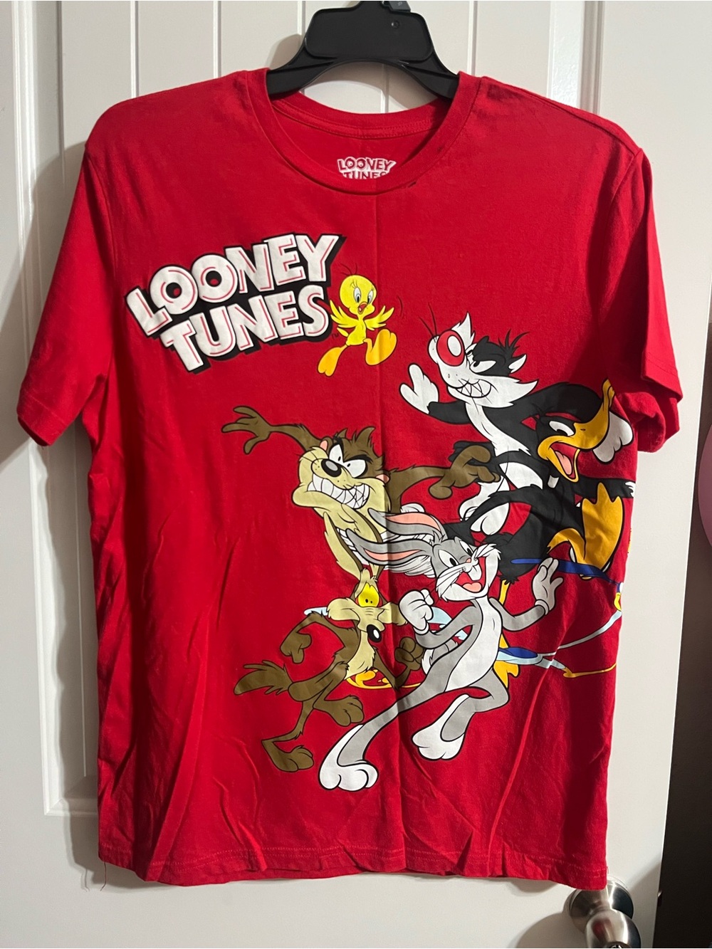 Looney Tunes Cartoon Shirt Mens Large Red Character Acting Out Lightweight Crew